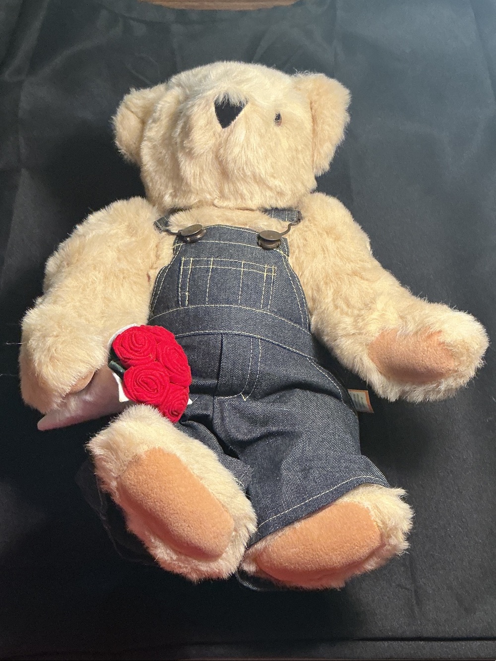 NWT Plush Beige Vermont Teddy Bear Co. in Denim Overalls with Red Rose Bouquet